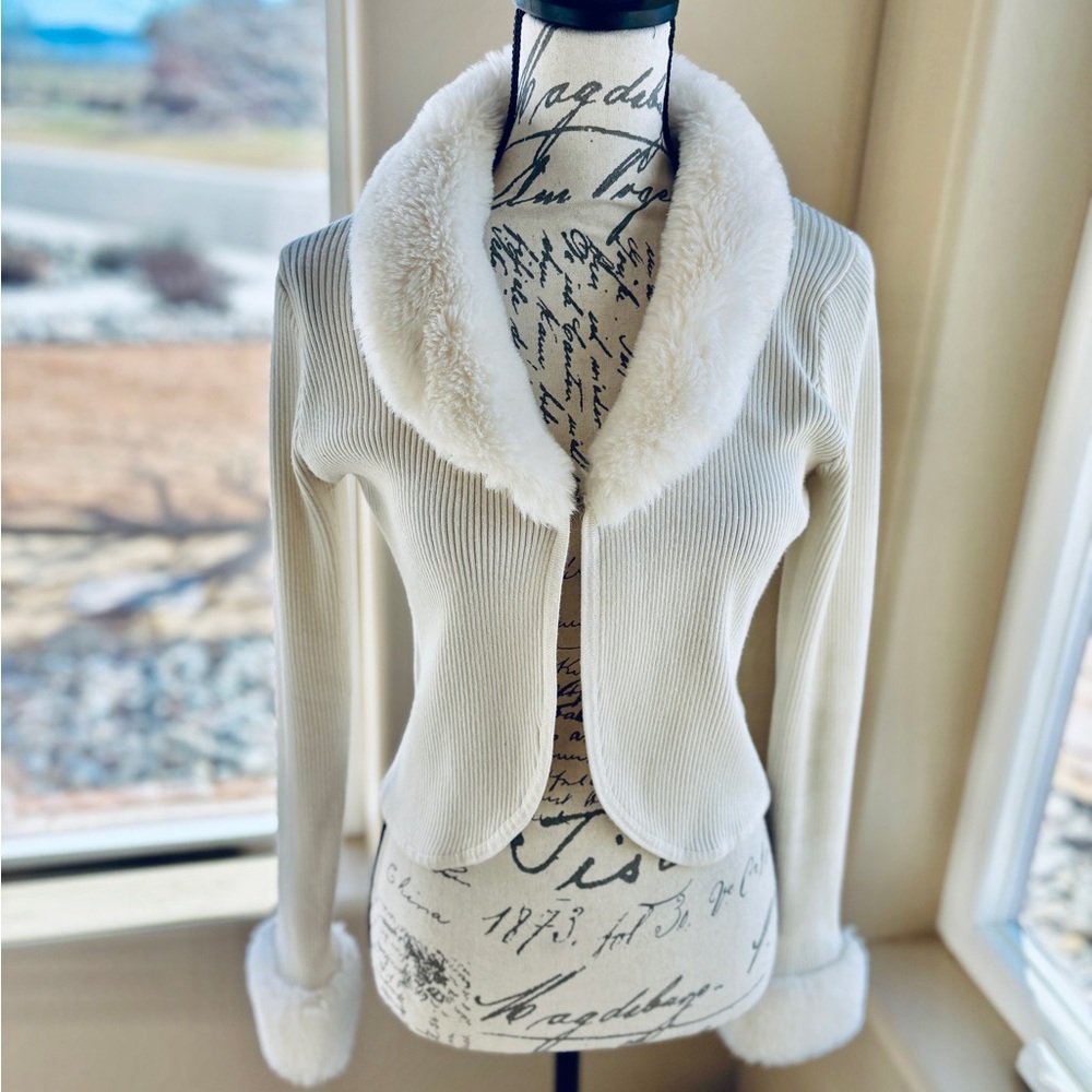 Cream Fur Trim sweater